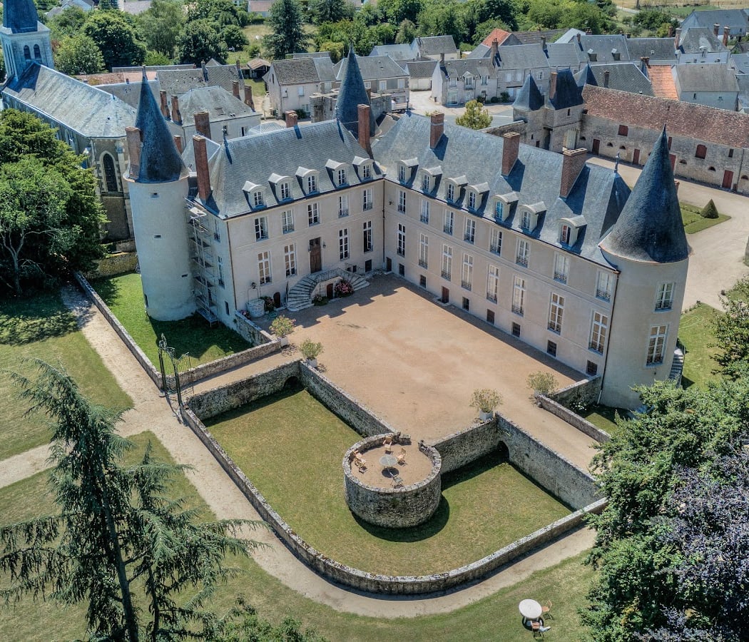 The park of the château de Huisseau-sur-Mauves 1