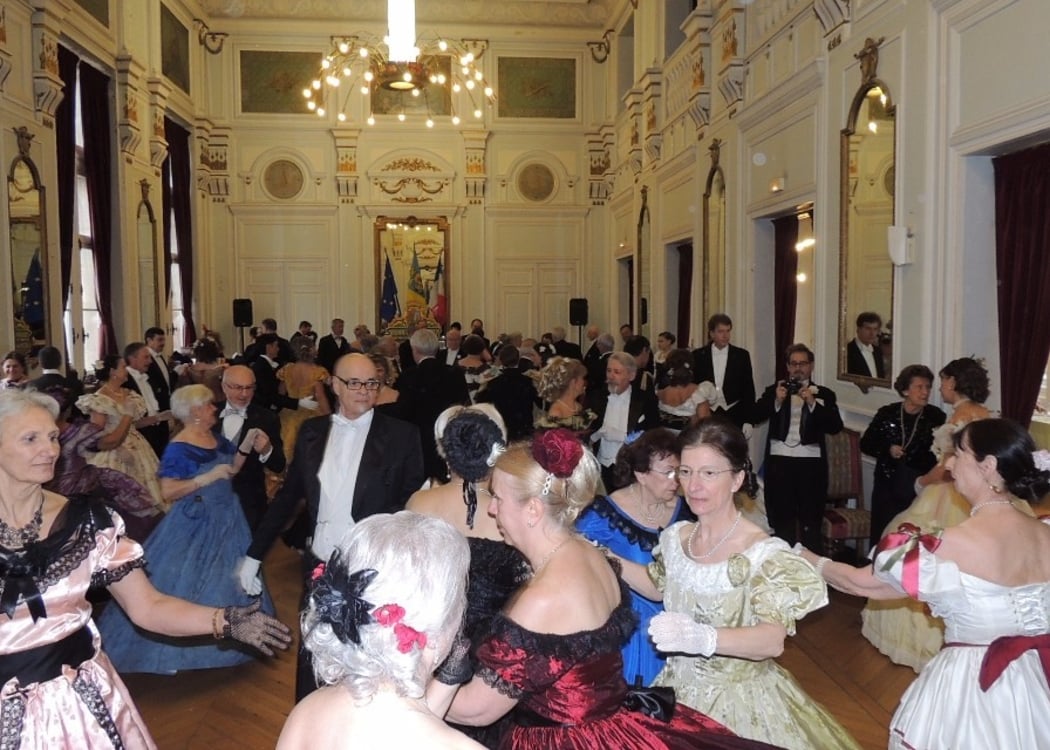 Les bals costumés 1