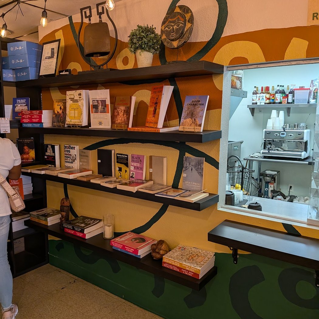 Grassrootz Bookstore & Juice Bar 1