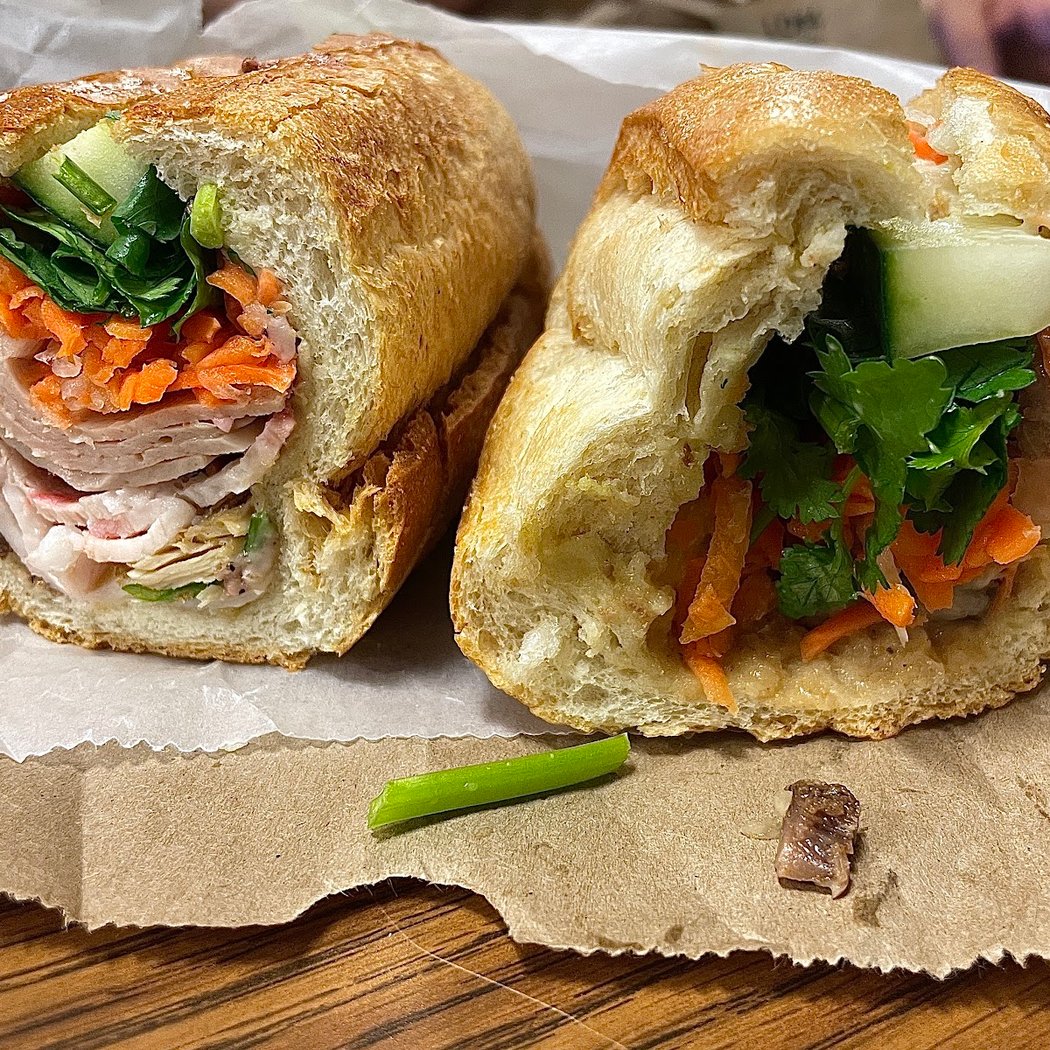 Bánh Mì Cô Út 4