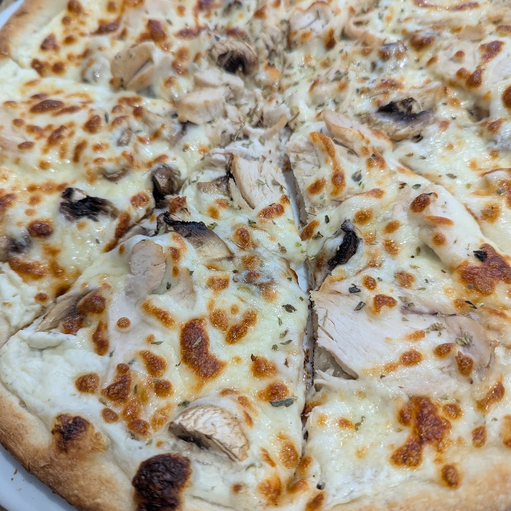 LE NEUF 2 ROYAL PIZZA 1