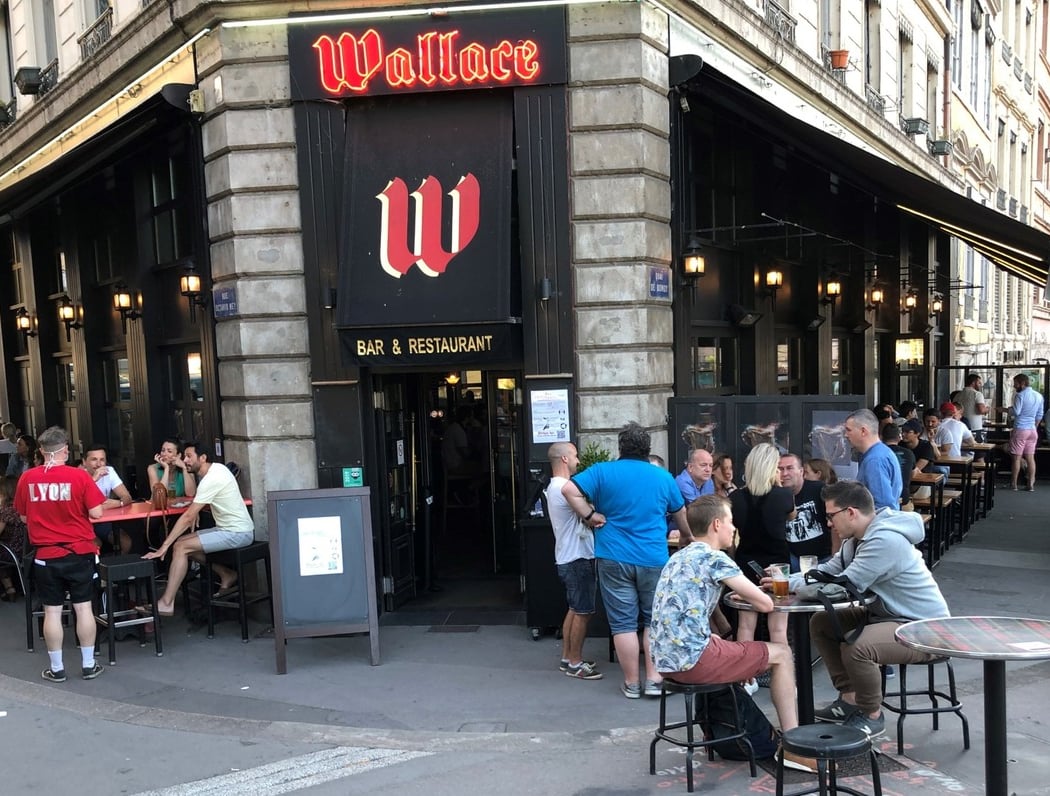 Wallace Bar 1