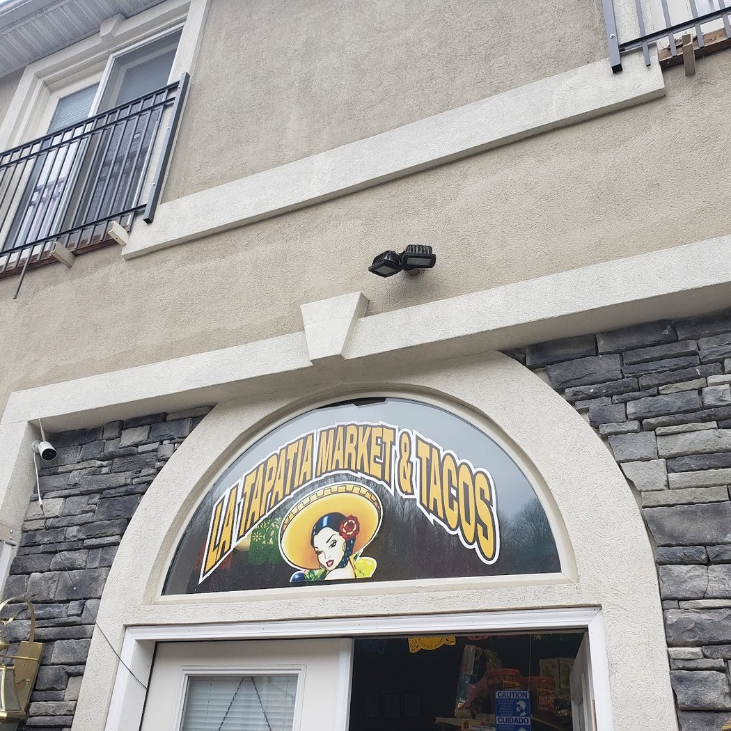 La Tapatia Market and Tacos 2
