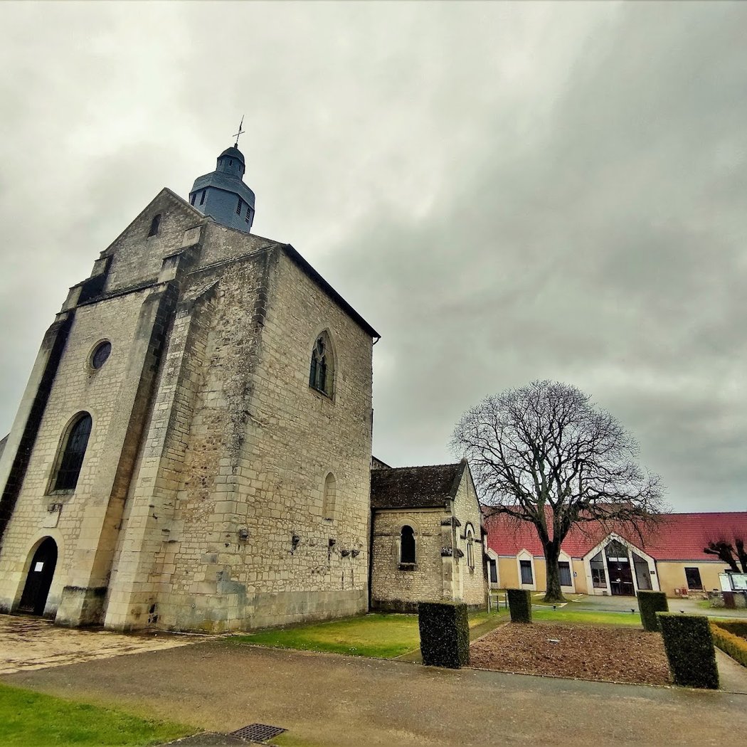 Abbatiale Saint-Genou de Saint-Genou 2