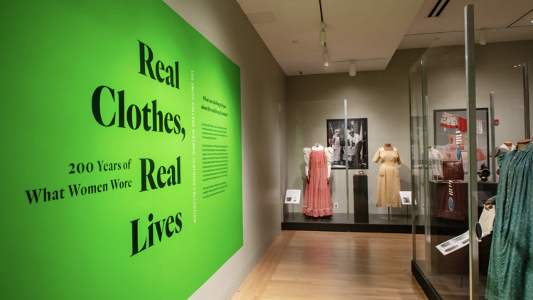 Real Clothes, Real Lives: 200 Years of What Women Wore 1