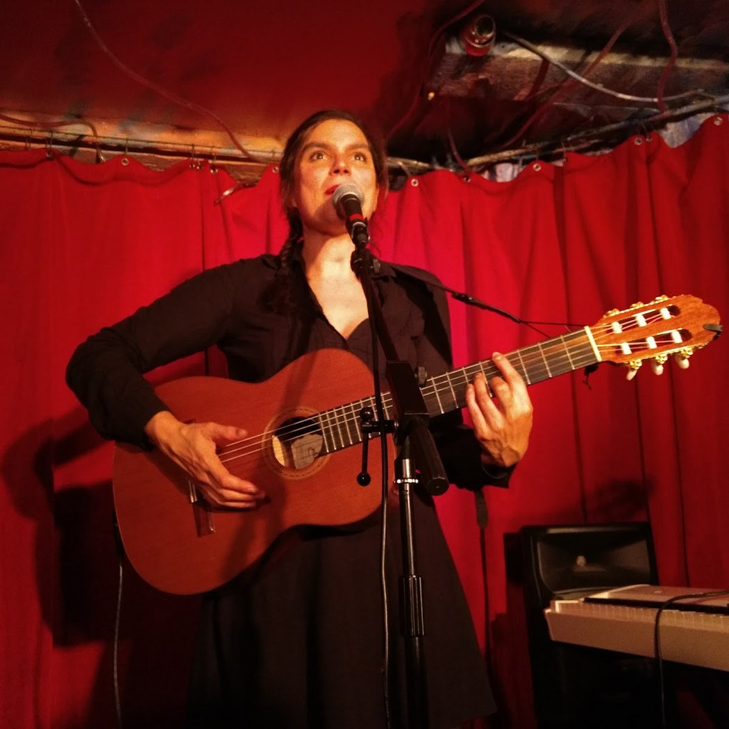 Au Petit Théâtre du Bonheur 1