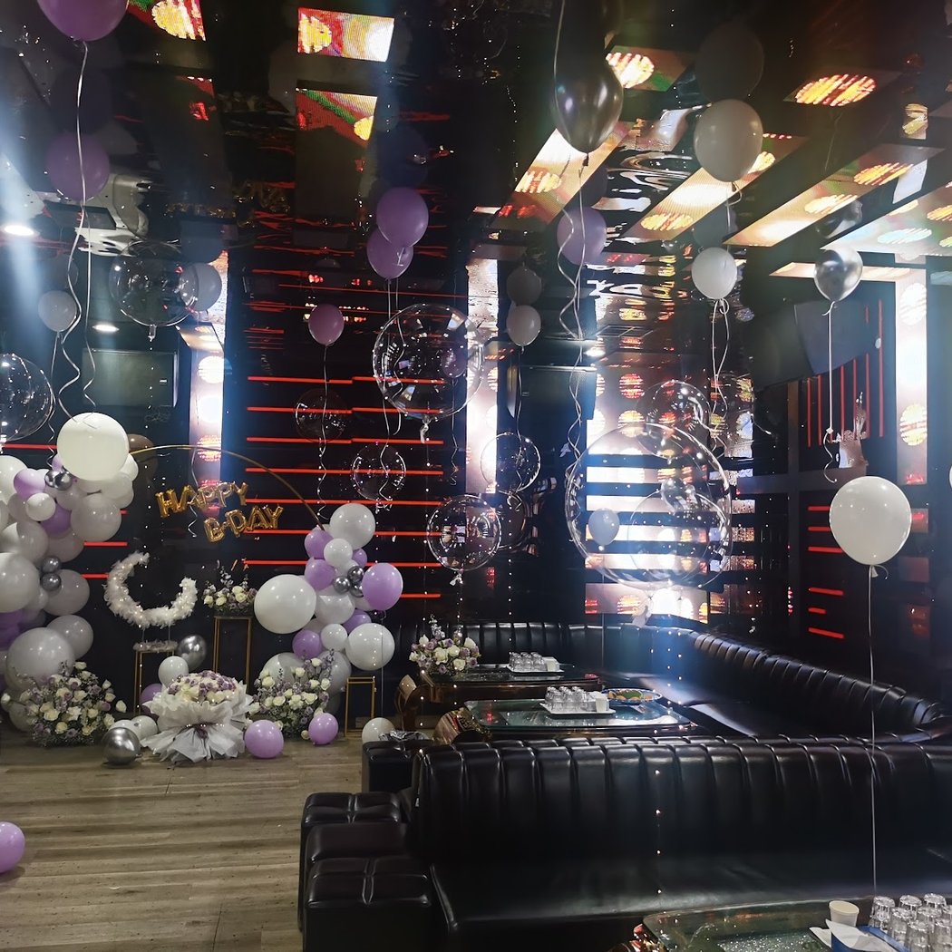 W Club 2