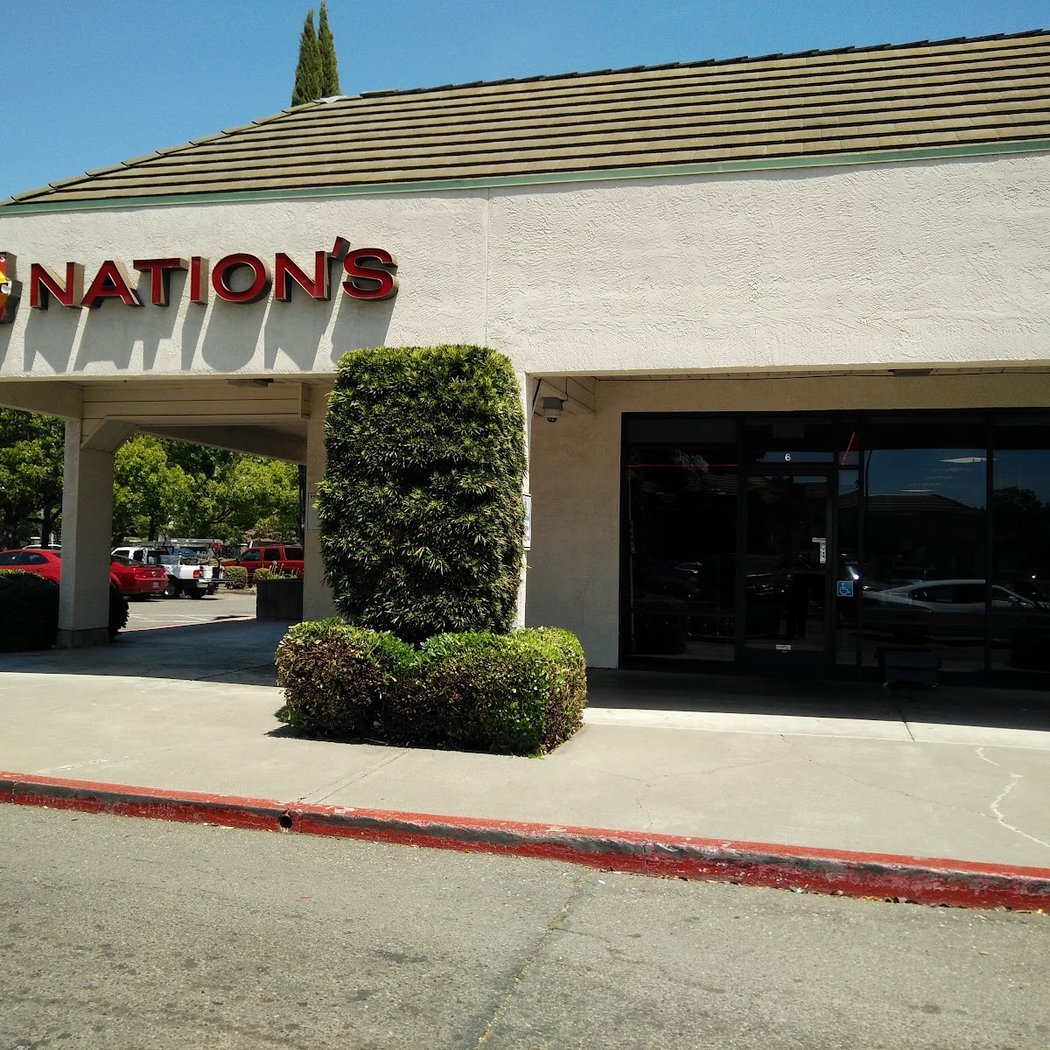 Nation's Giant Hamburgers & Great Pies 2
