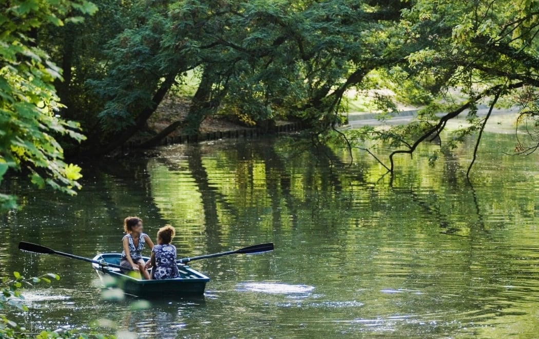 Location de barques au Lac des Minimes, Paris 1