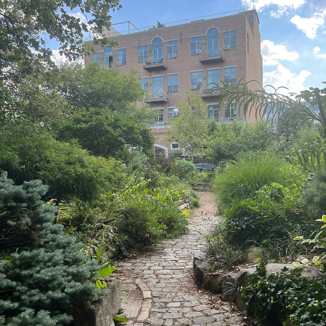 Green Dome Garden 1