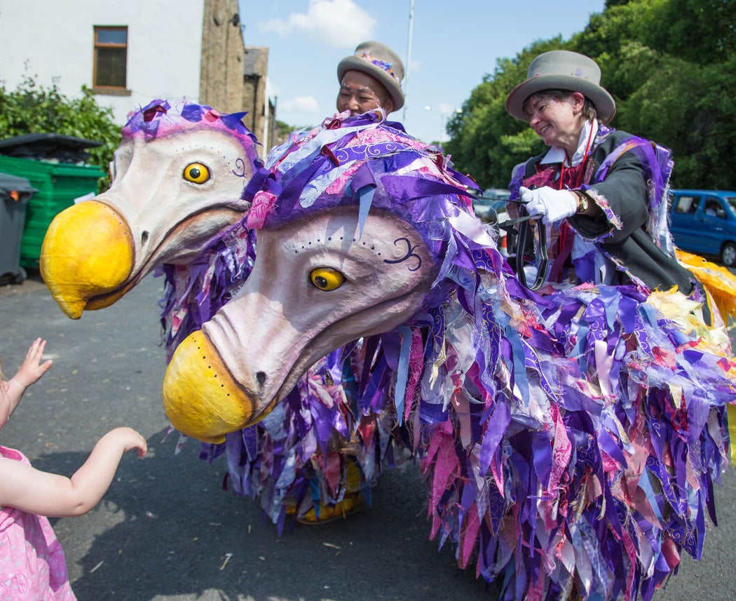 Flying Dodos by Thingumajig Theatre