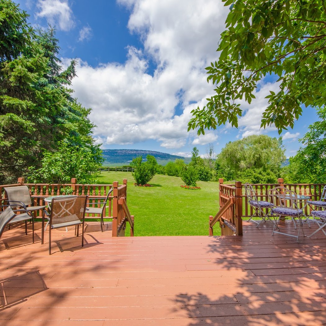 Whitecliff Vineyard & Winery 1