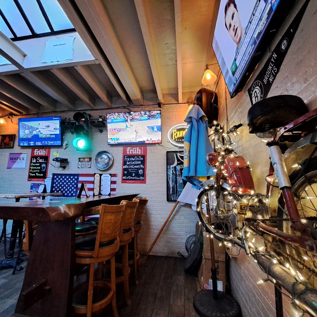 Beer Garage Trivia Night 3