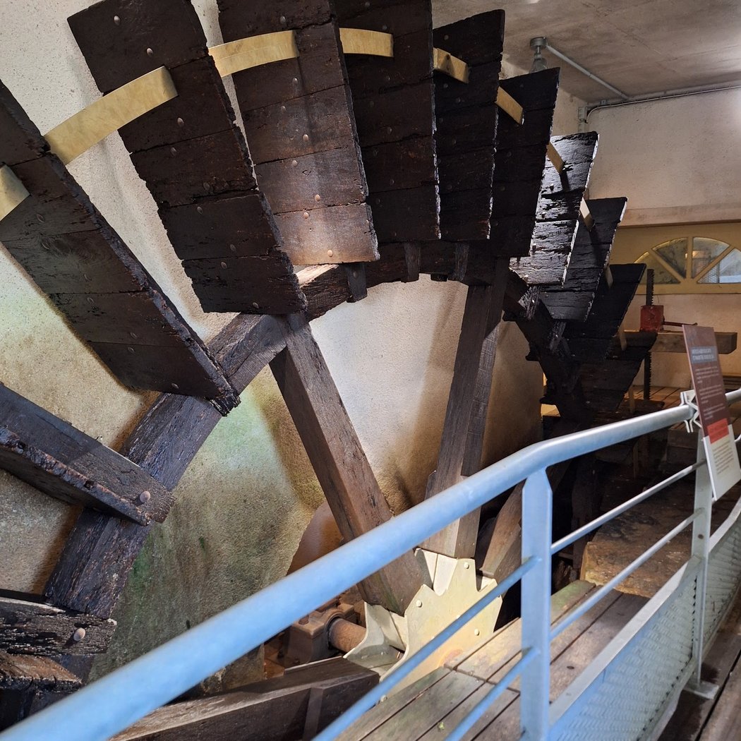 Visite du moulin et ateliers au moulin à papier du Liveau 1