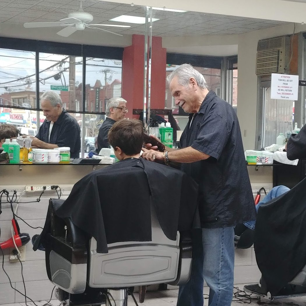 Tom's Barber Shop 1