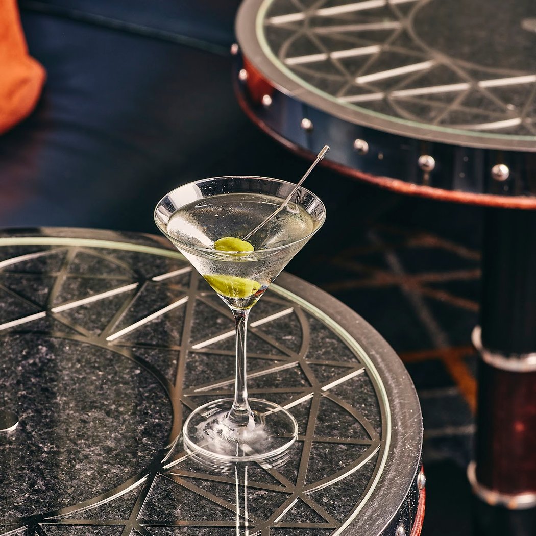 American Bar 1