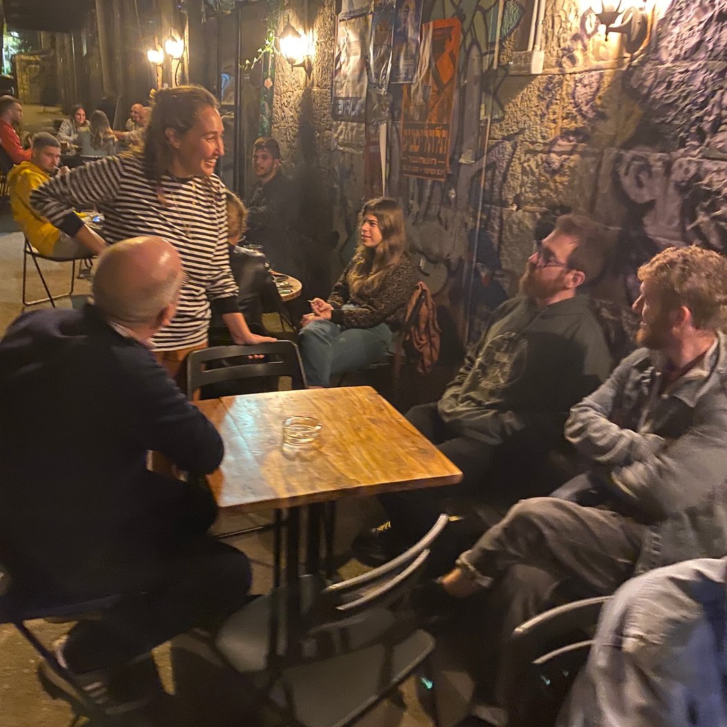 האפי האוור בשושנה — 1+1 על האלכוהול 2