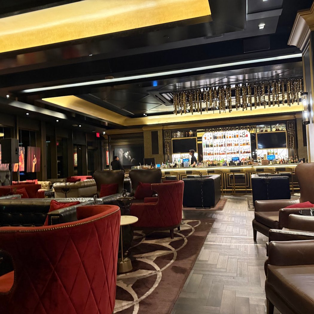 Eight Cigar Lounge 2