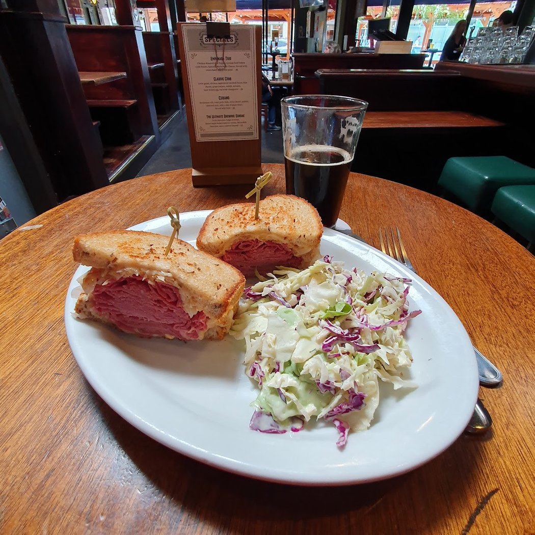 Ben 'N Nick's Bar & Grill 2
