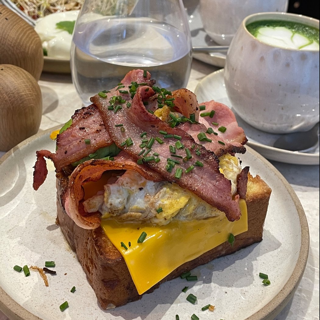 OLYSSE • café & brunch every day • 1