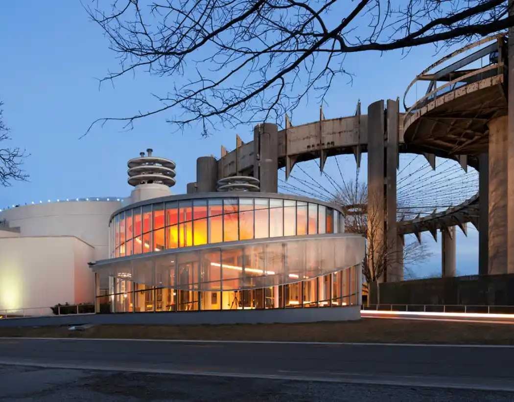 Queens Theatre 1