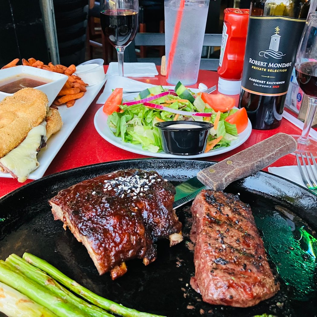 Urban MO's Bar & Grill 3