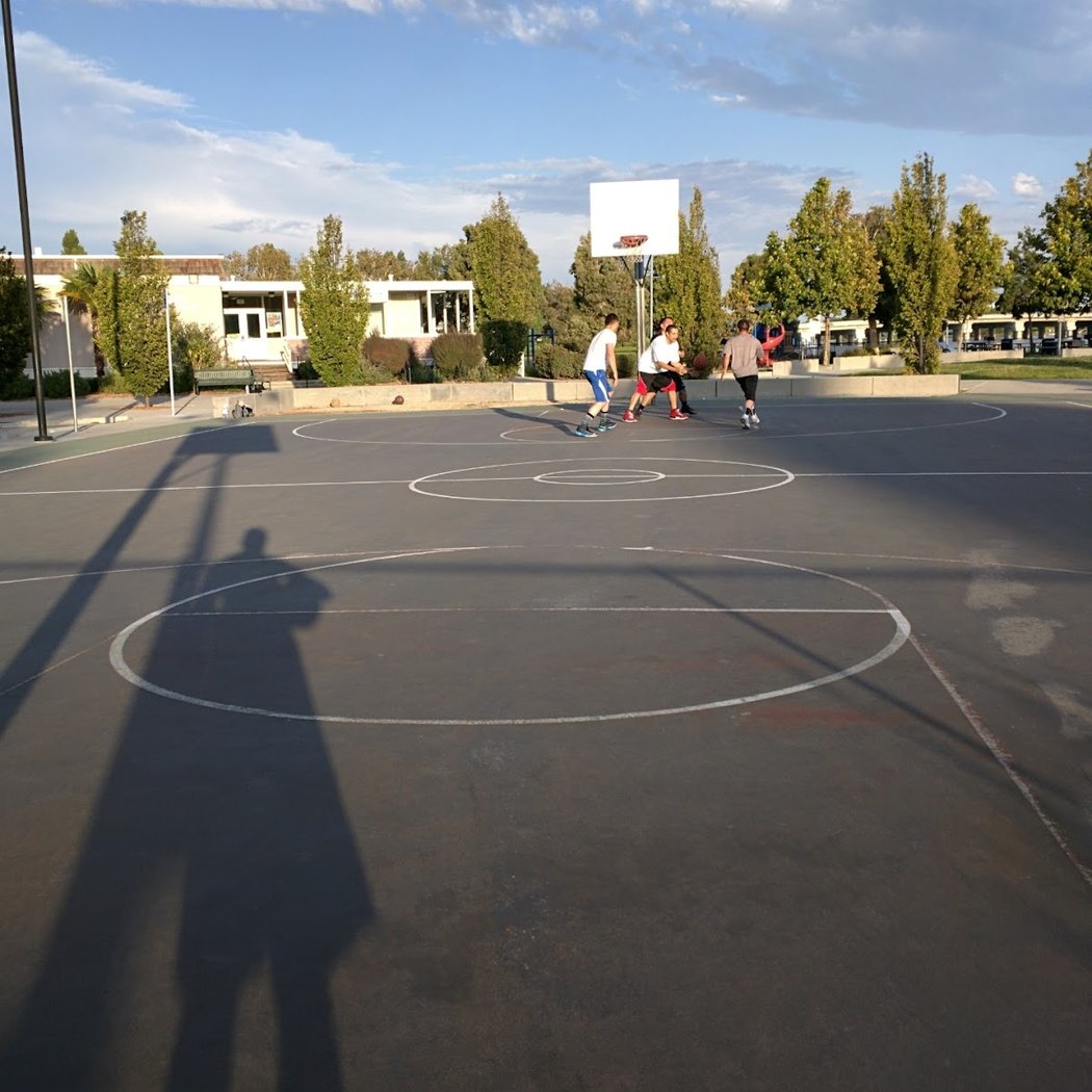 Basketball Court | Lakeshore Park 1