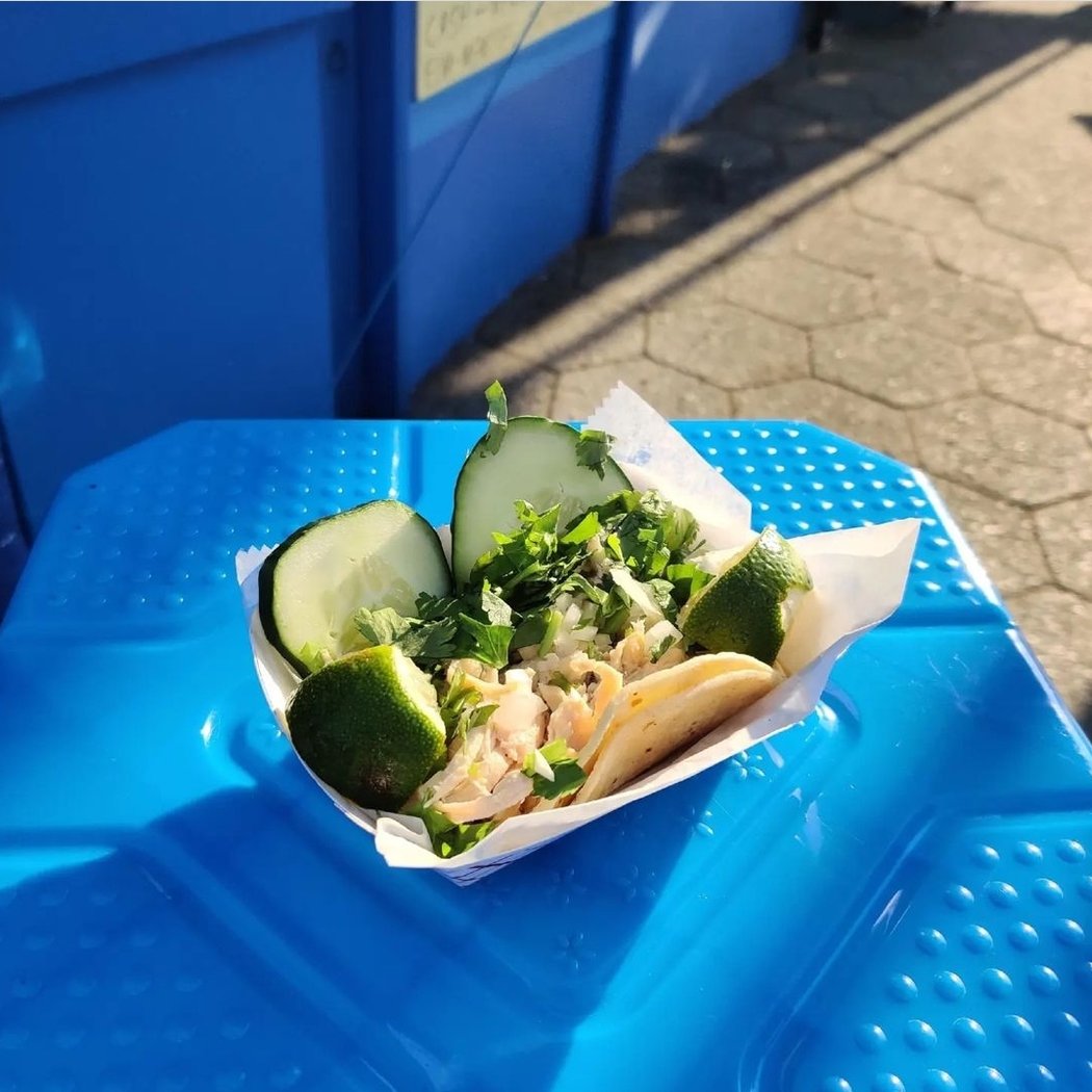 Taco azul... note: when it rains sometimes i dont open 1