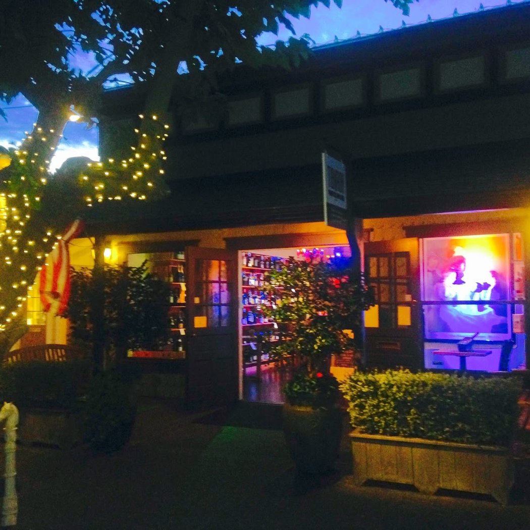 Tiburon Wine 3