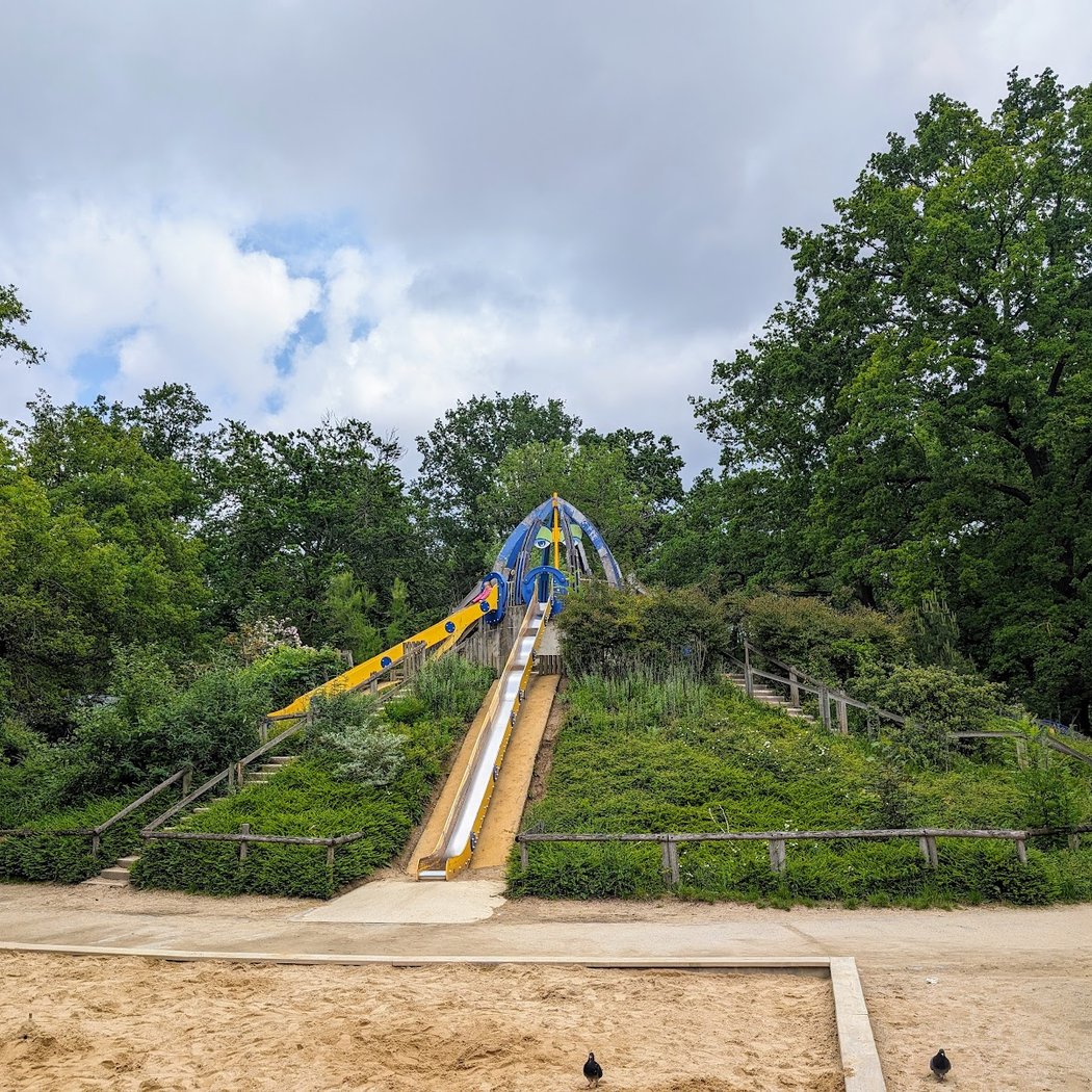 Aire de jeux pour enfants du Parc Floral de Paris 1