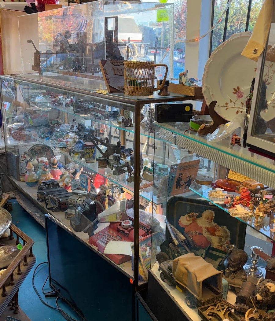 The Antique Center 1
