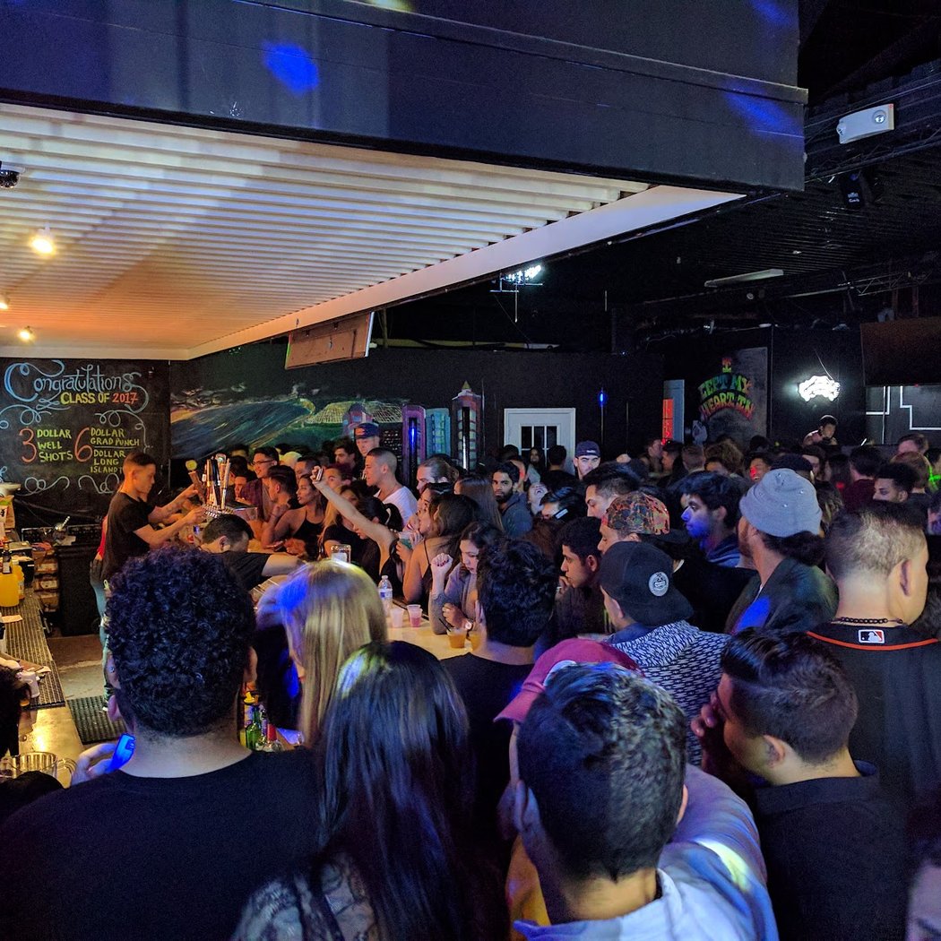 3910 Lounge 5