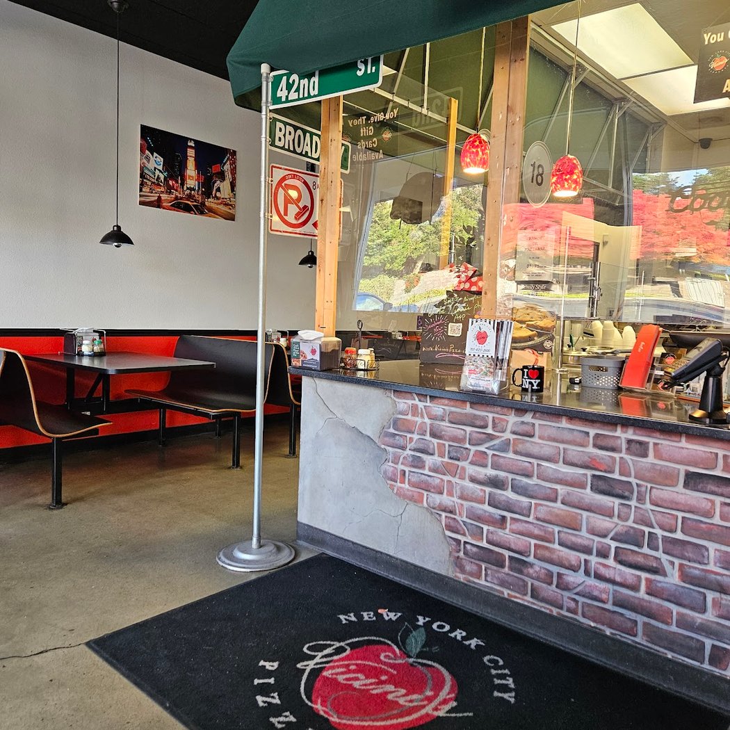 Vicini's New York City Pizzeria 2