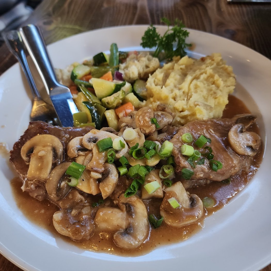 Giorgio's Italian Grill and Pizzeria 3
