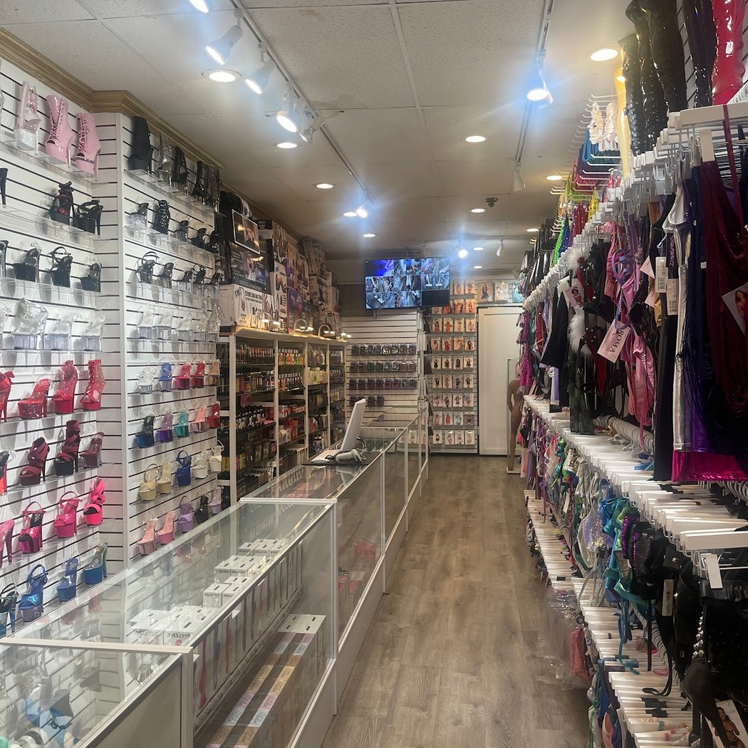 London Boutique 3