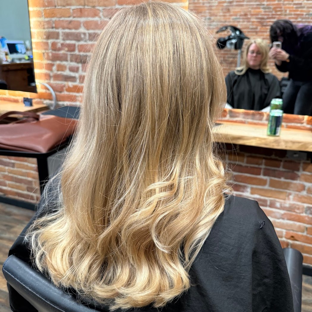 One Eleven Salon 1
