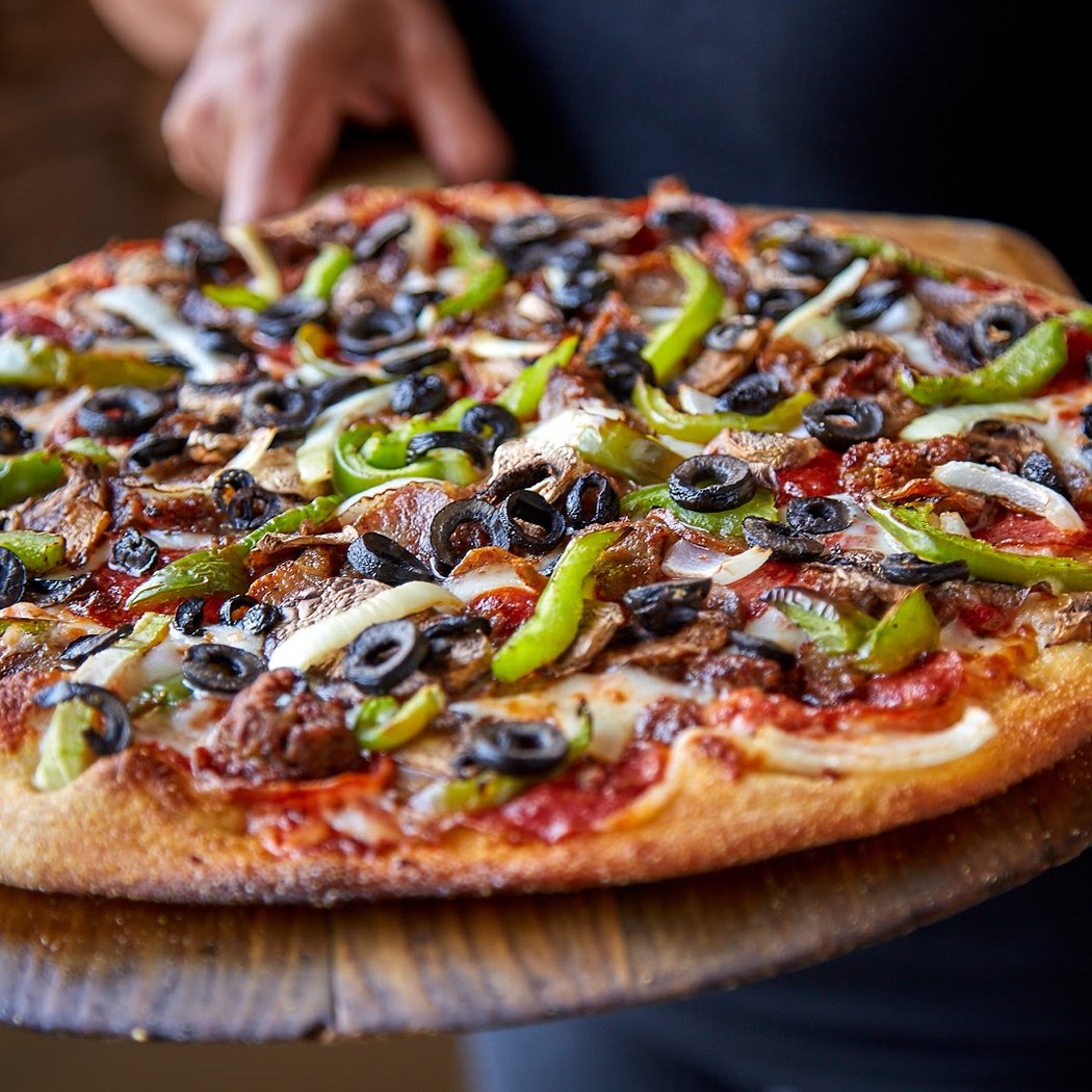 Brentwood Chamber of Commerce: Ameci Pizza 1