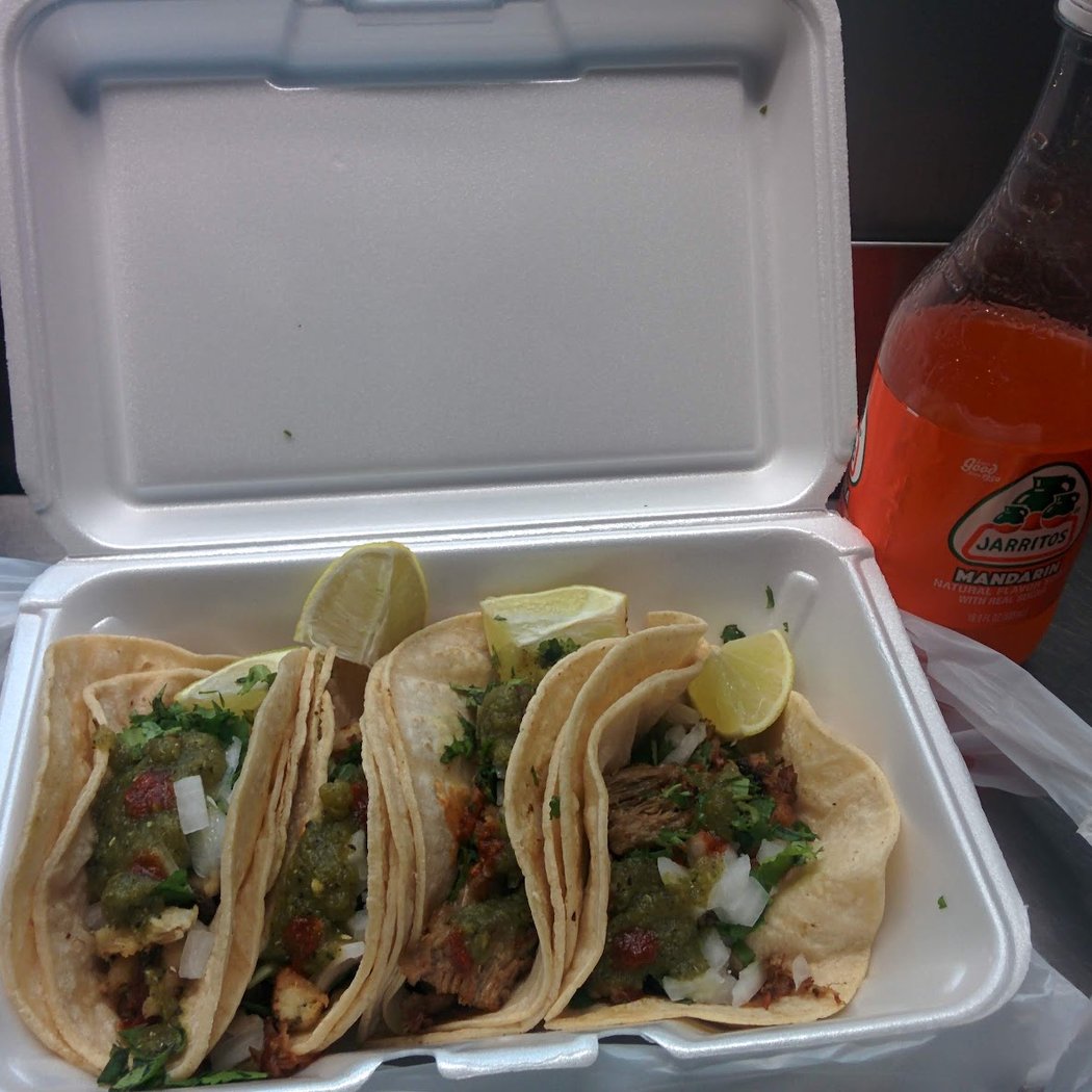 Tacos Gloria (food cart) 2