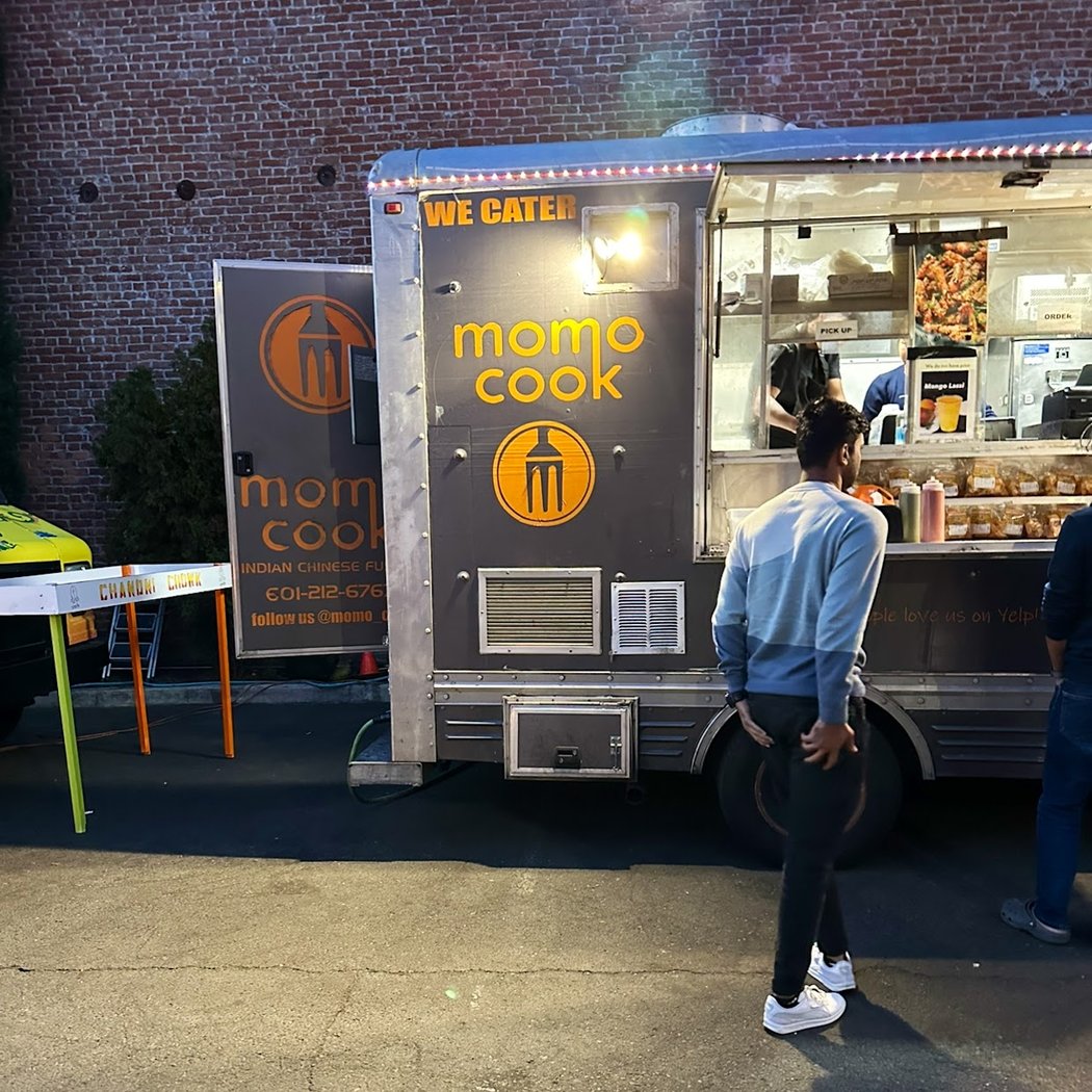 Momo Cook truck 2