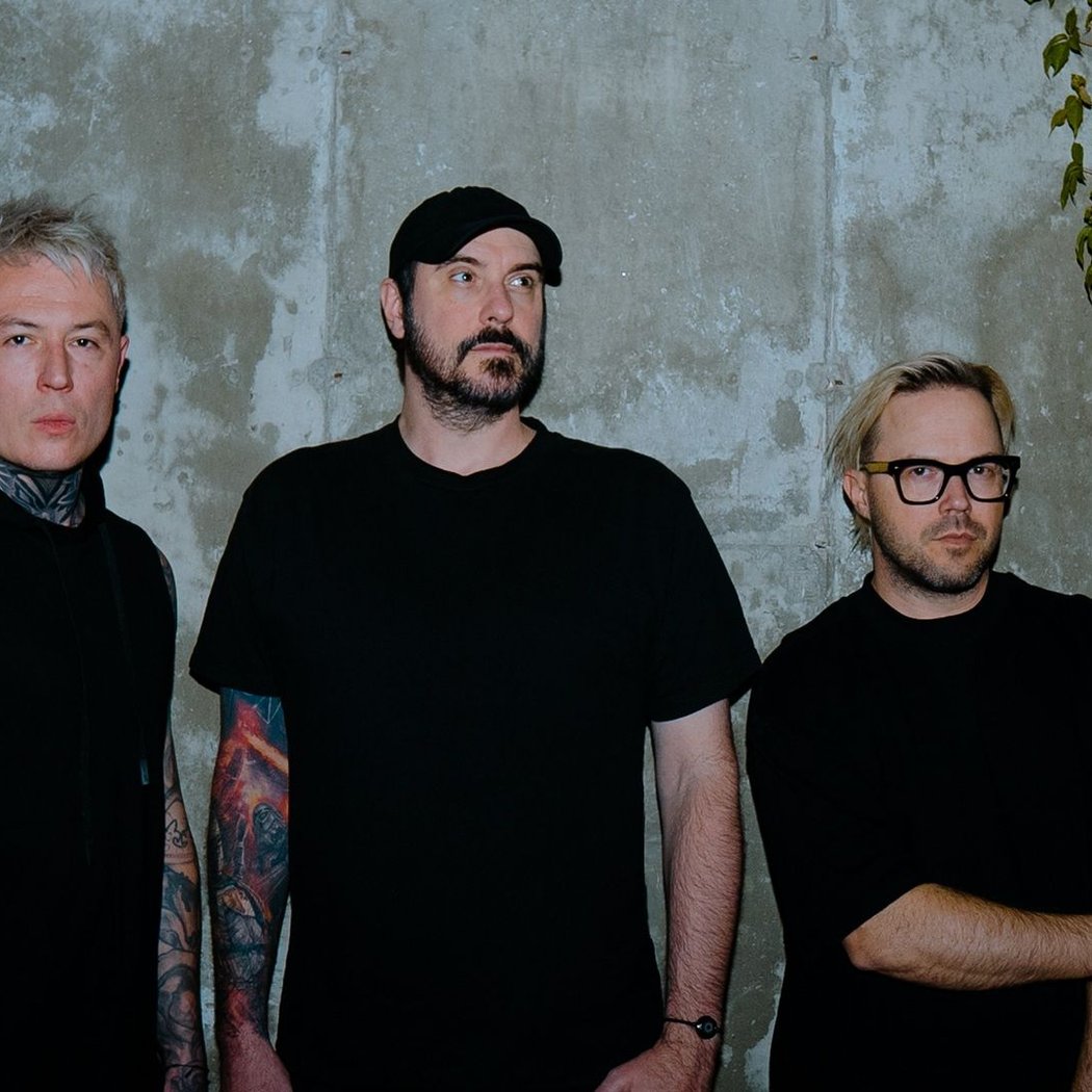 BREAKING BENJAMIN 1