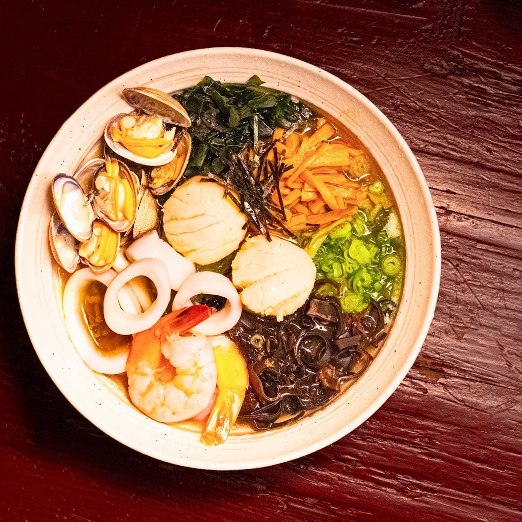 Zutto Japanese American Pub 3