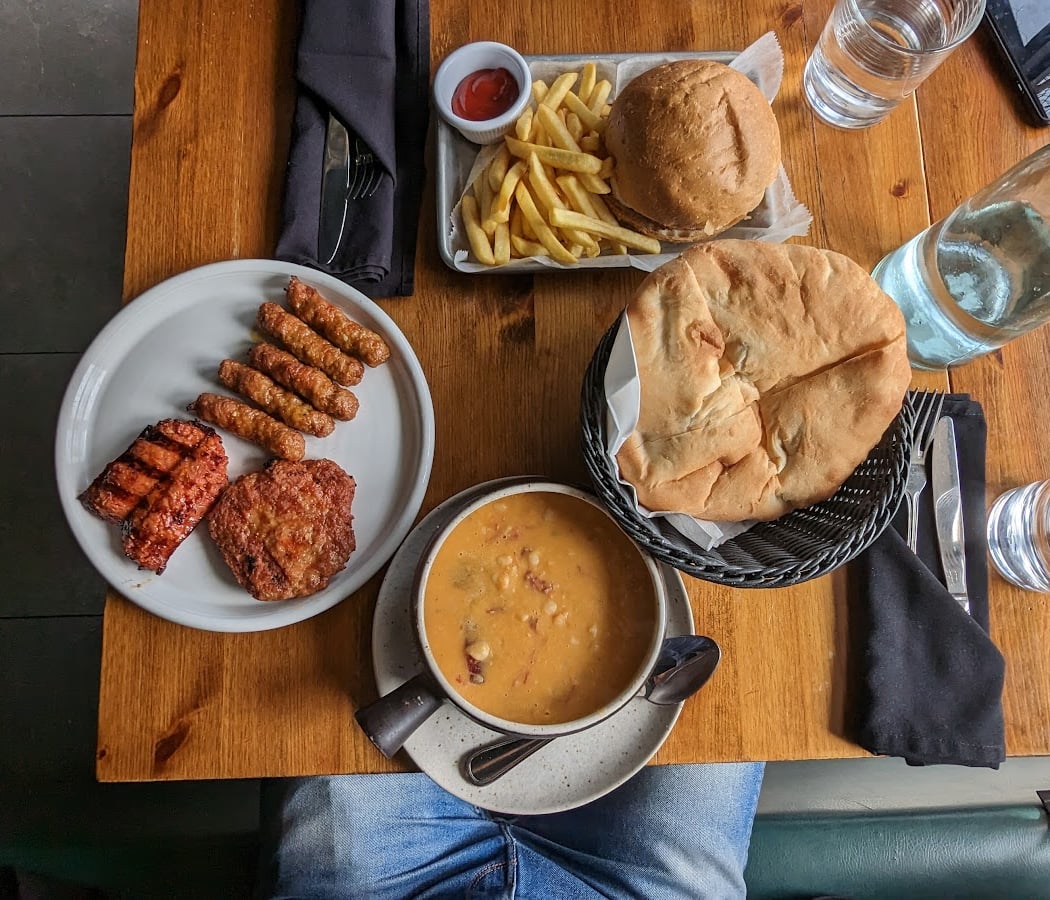 Gurra Cafe 2