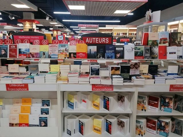 Book Signing 3