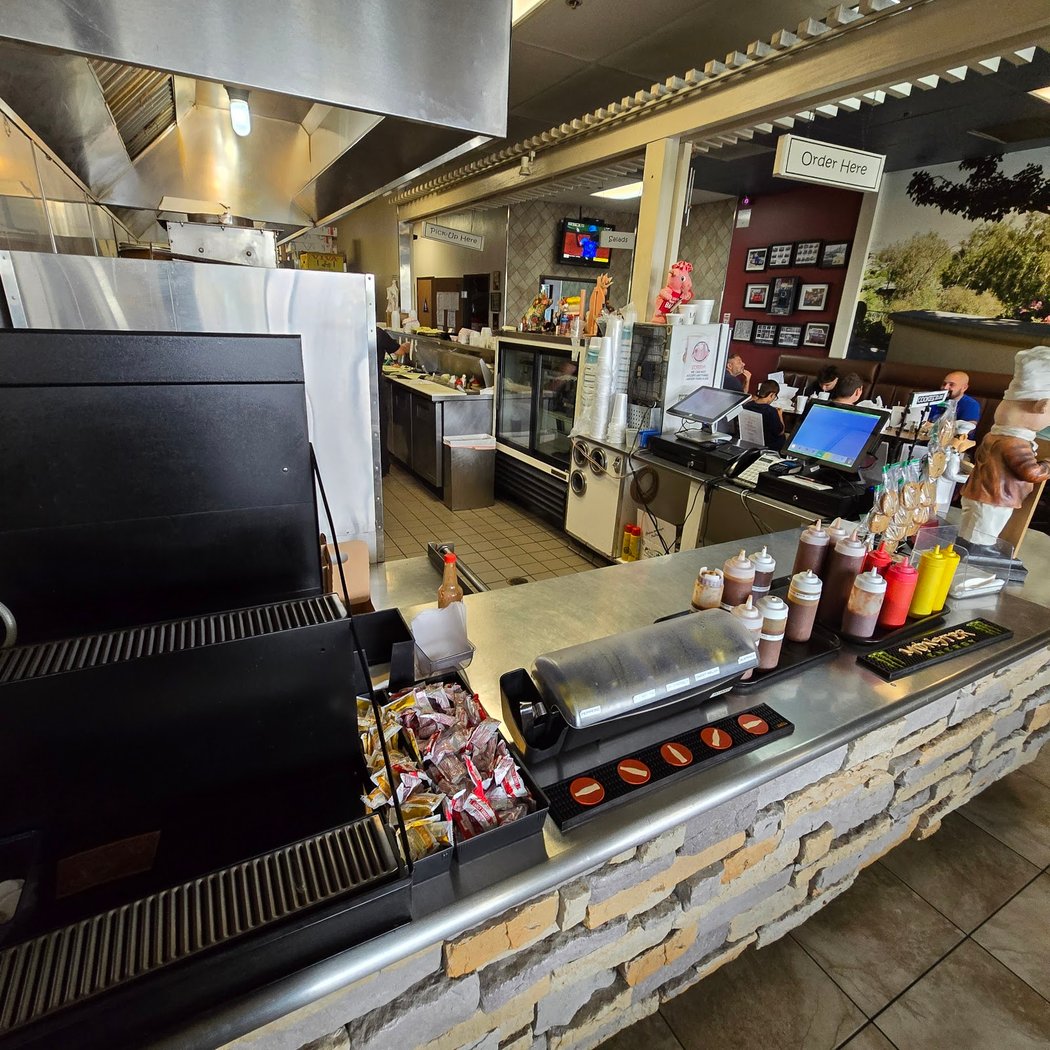 HOGGS Gourmet Grill 3