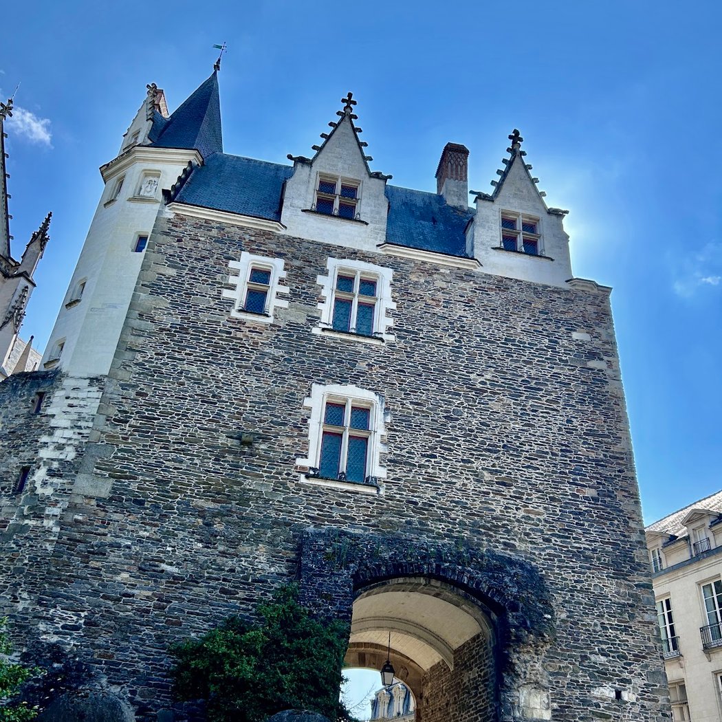 Porte Saint-Pierre 1