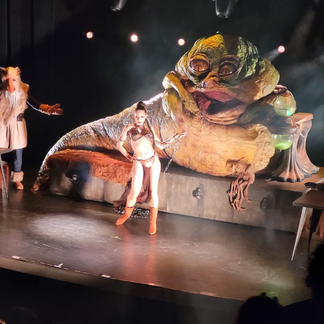 The Empire Strips Back : la parodie burlesque 1