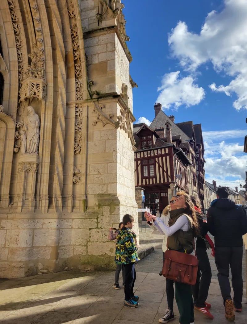 Escape Game Extérieur en Seine-et-Marne : Les Secrets de Moret-sur-Loing 4