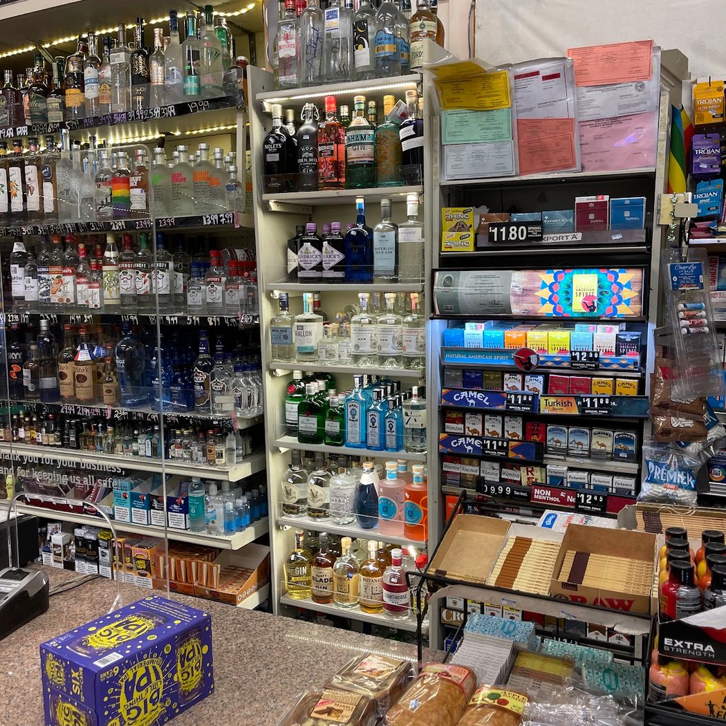 Seventeenth & Noe Market 1