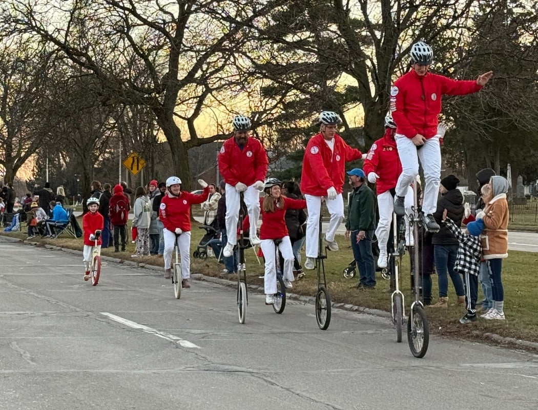 Merry & Bright Holiday Parade and Tree Lighting 1