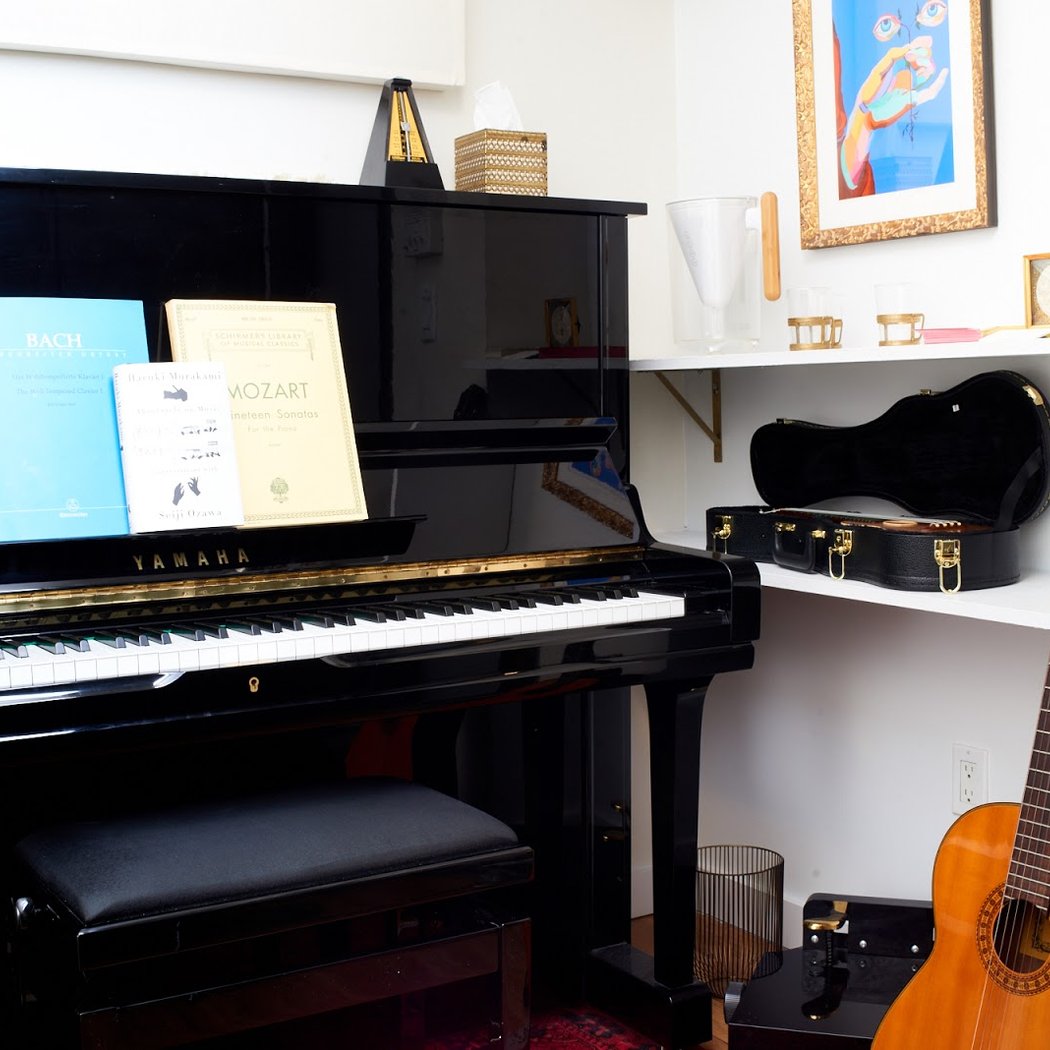 THE MUSIC ROOM 2